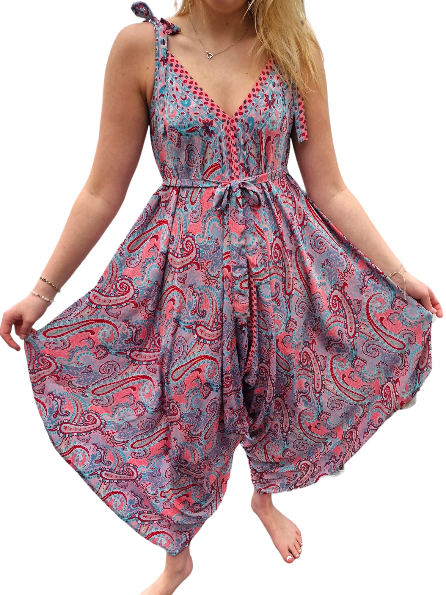 Byxdress med skärp och justerbara axelband Rosa Turkos med skärp modell vida