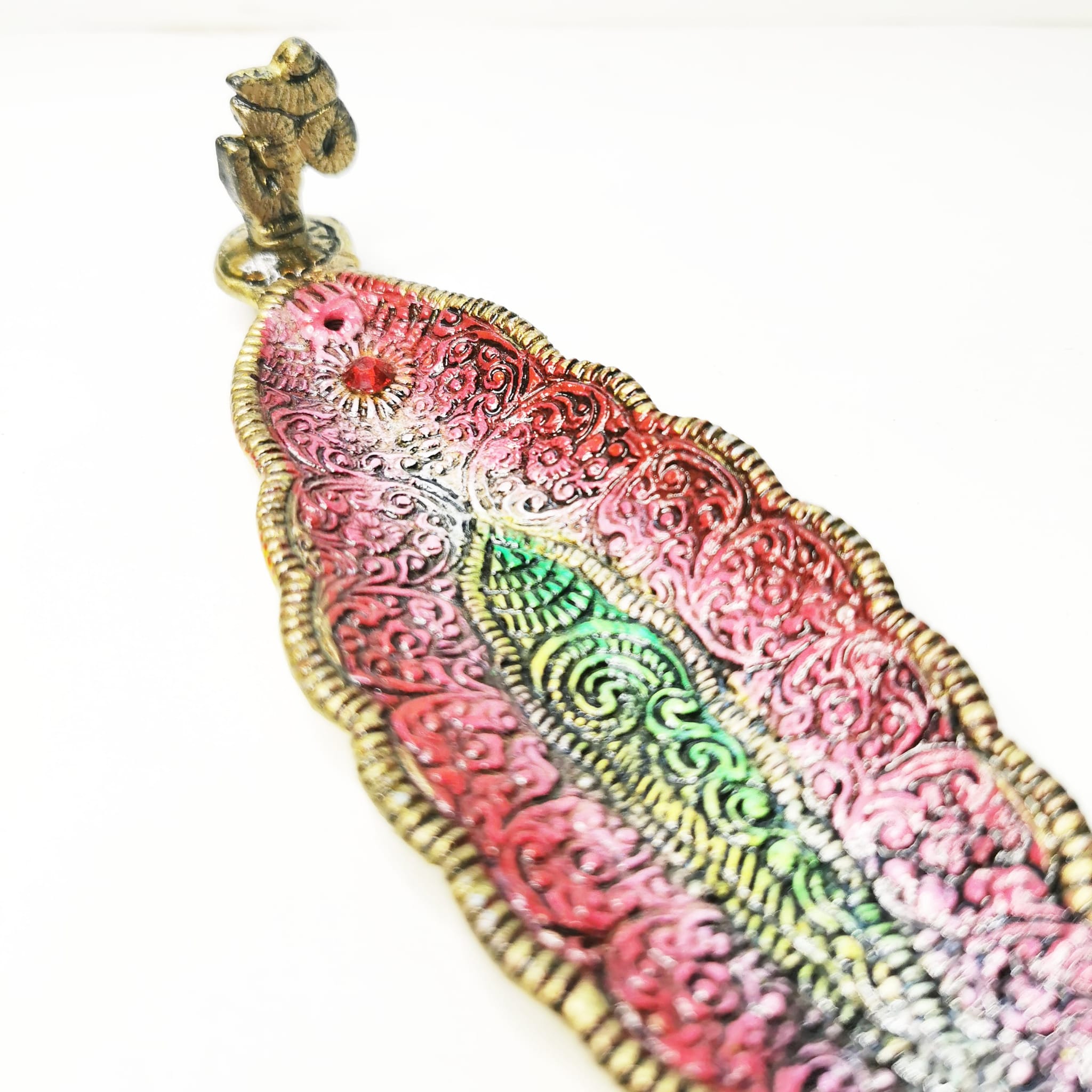 Rökelsehållare format som ett löv Röd närbild