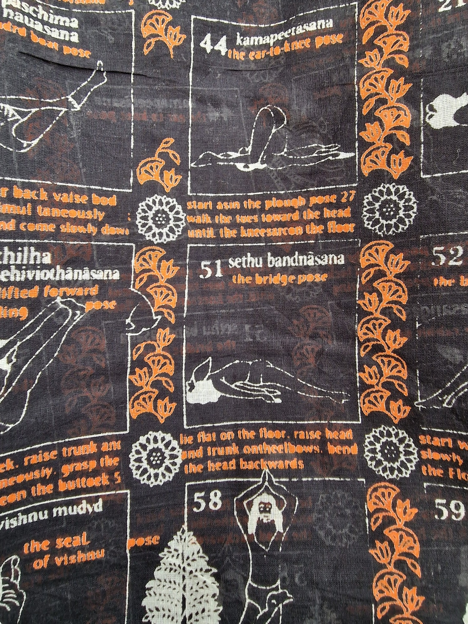 Sjal med yogatryck Svart närbild