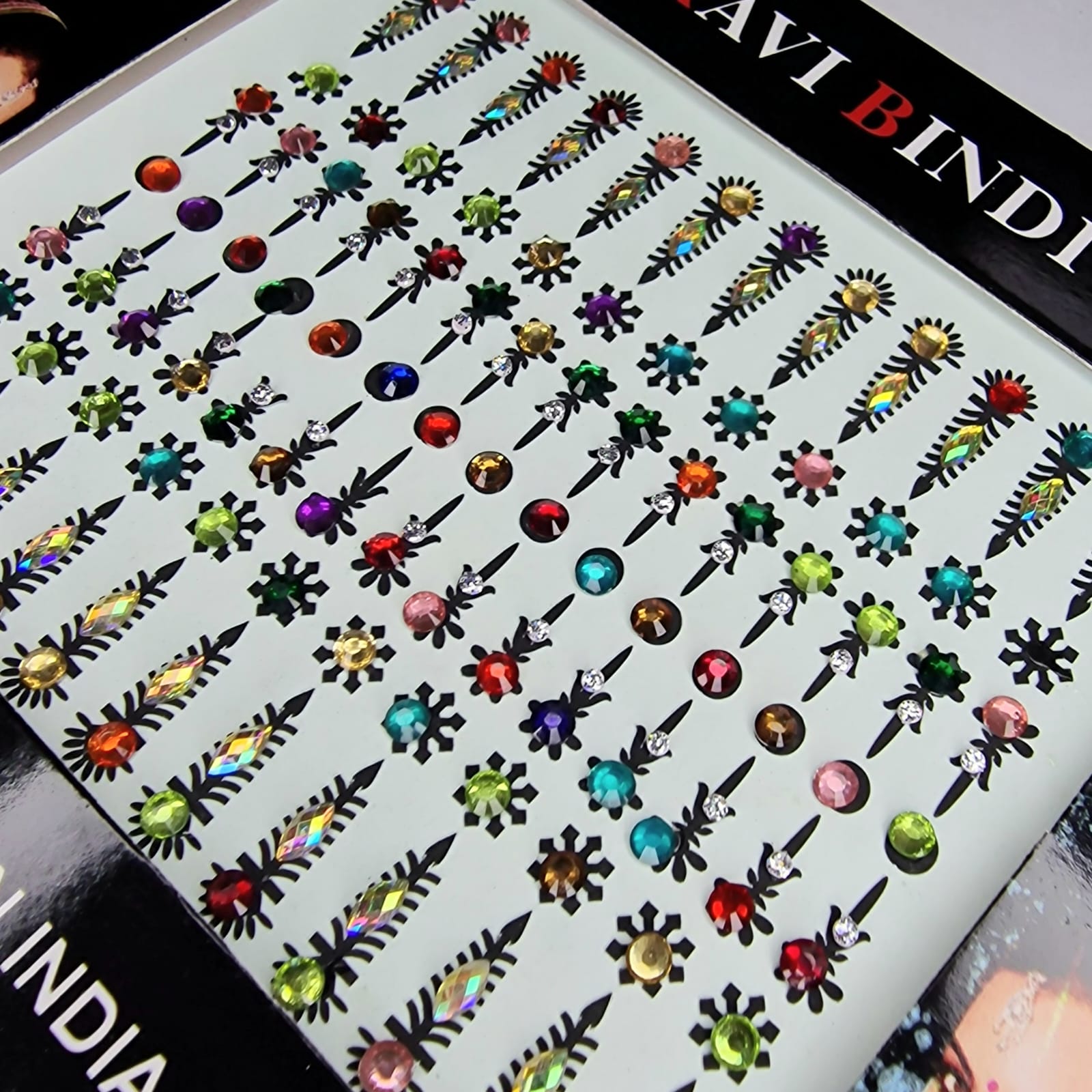 01 Bindis Indiska smycken närbild