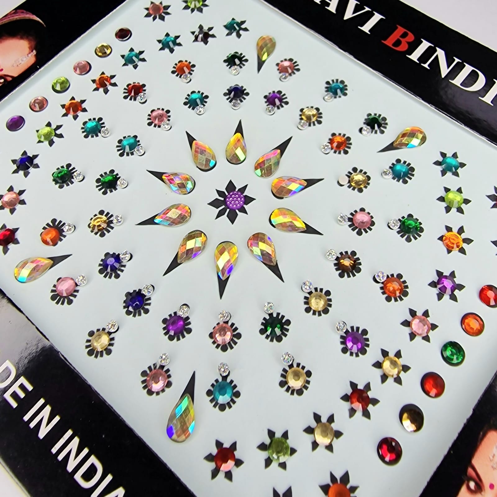 06 Bindis Indiska smycken närbild