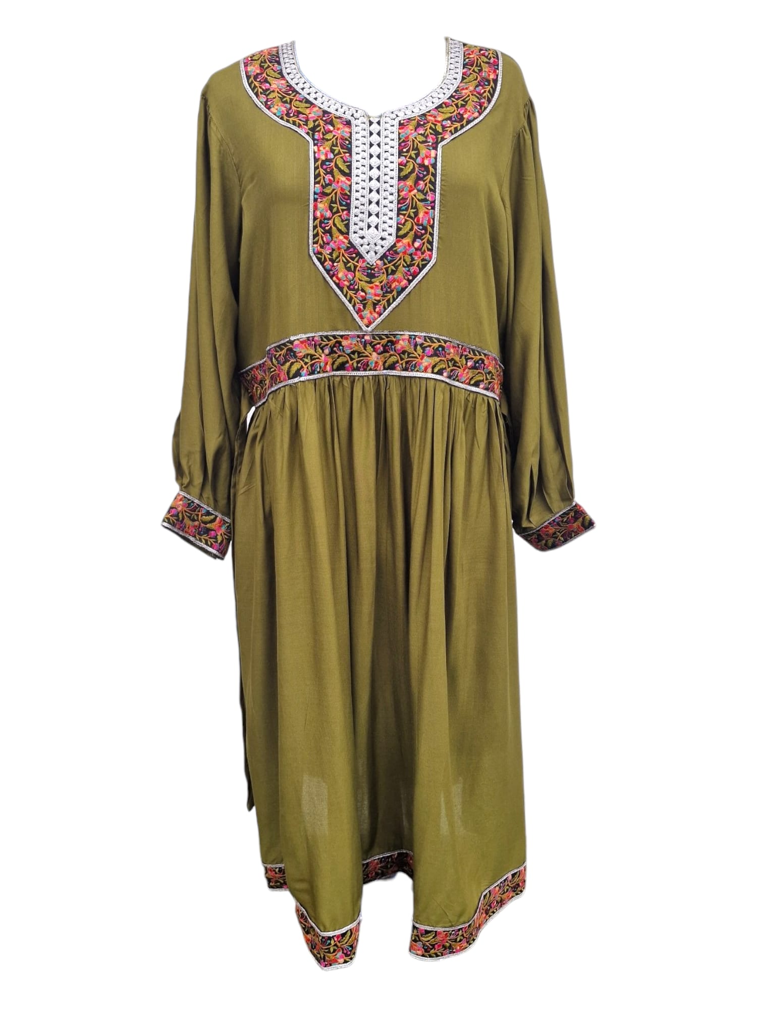 Afghaninspirerad klännig med färgglad brodyr Olivgrön