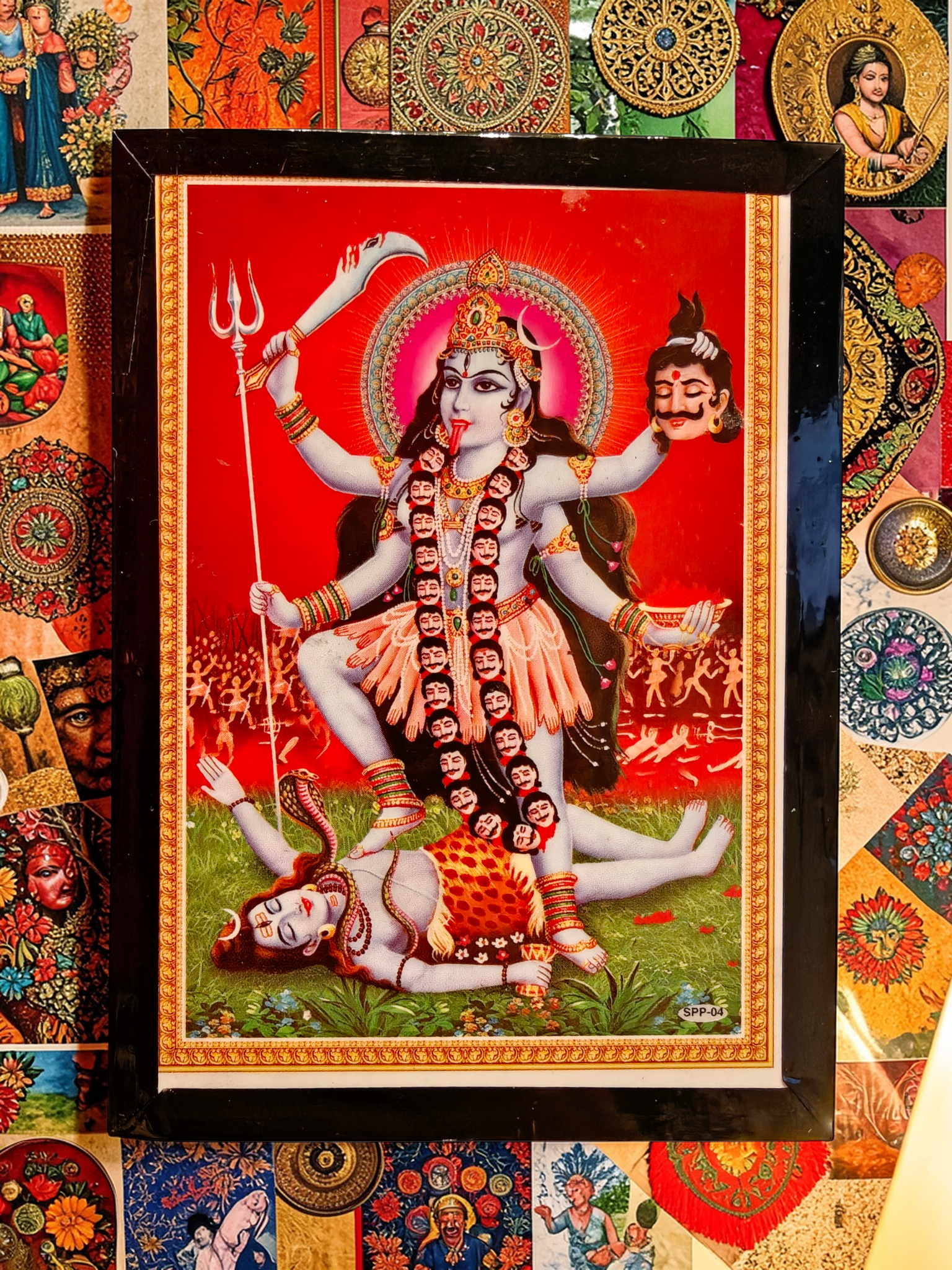 Kali tavla med hinduisk gudinna och symbol för styrka, beskydd och mod