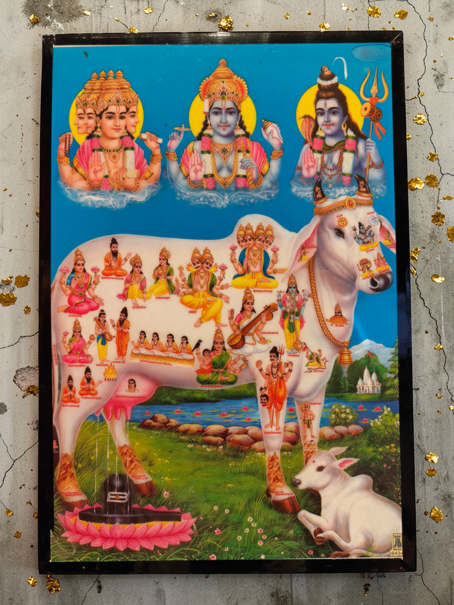 Tavla med den heliga kon Kamadhenu samt hinduiska gudar som Brahma, Vishnu och Shiva